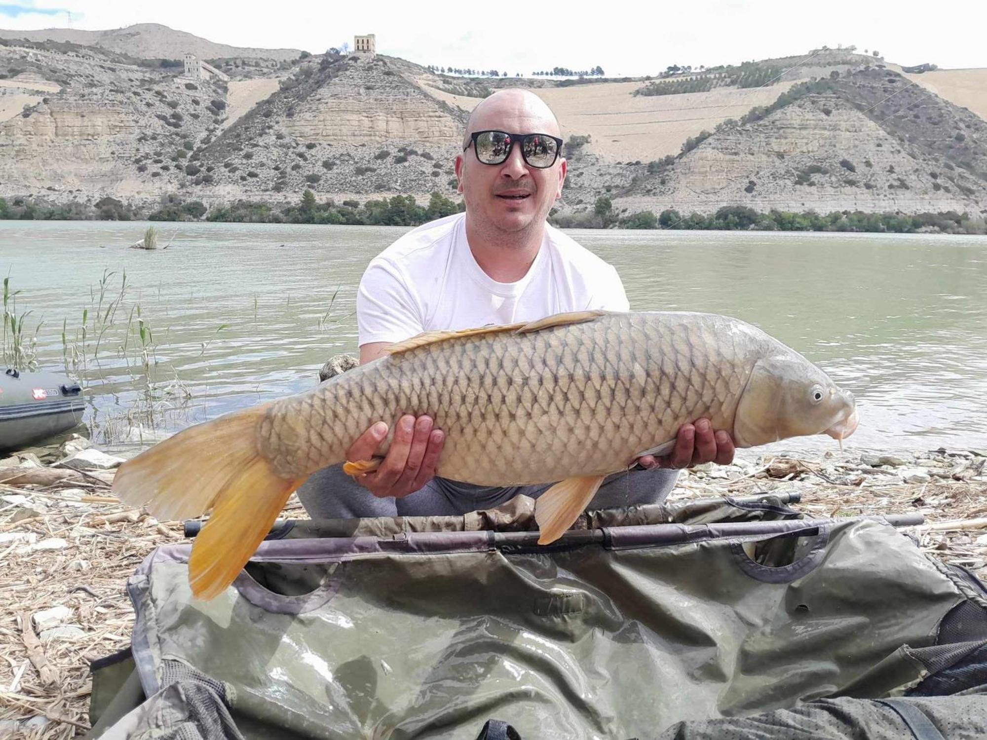 R U Ready Fishing, River Ebro ميكينيزا المظهر الخارجي الصورة